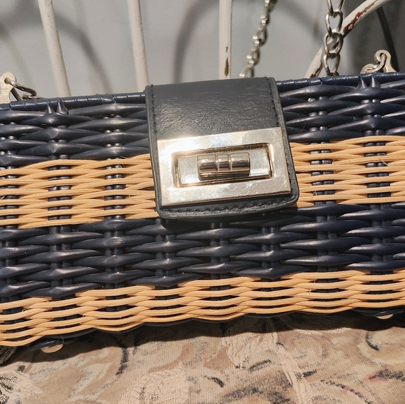 Clutch - Picture 2 of 7